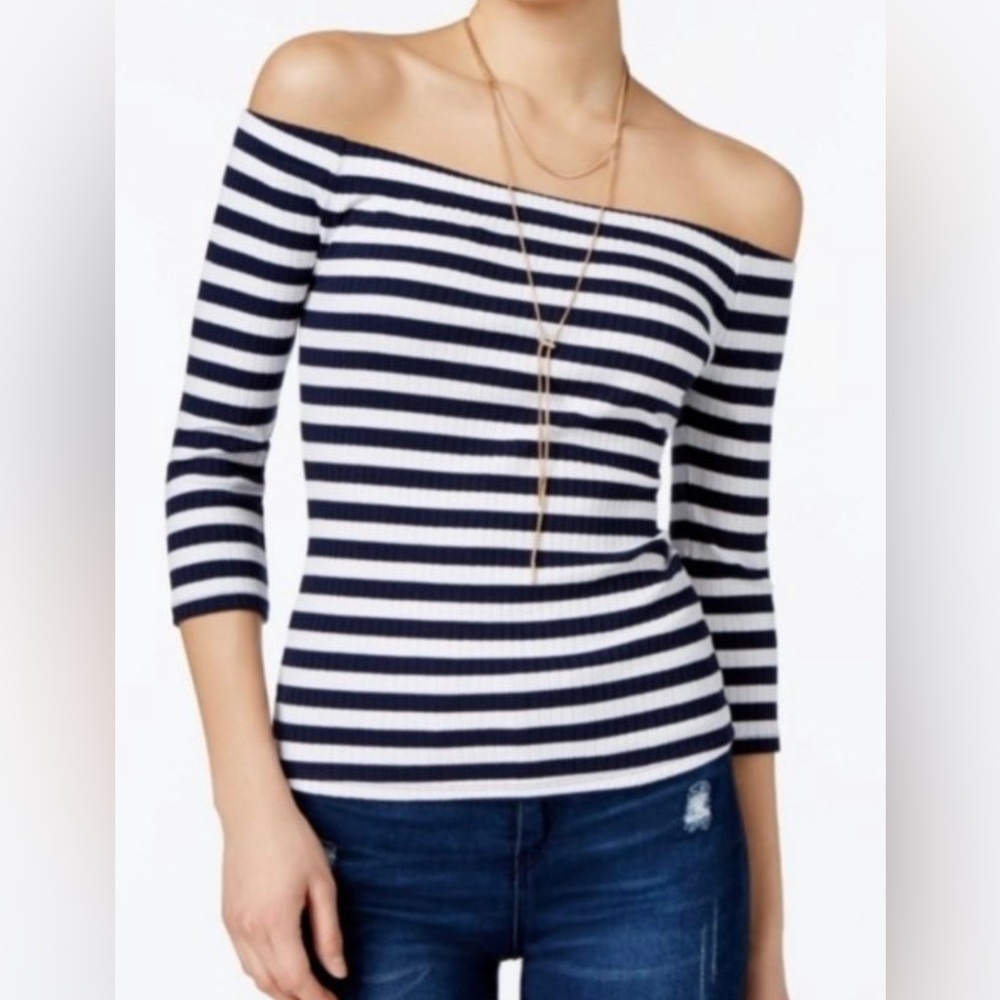 NWT Guess off shoulder ribbed top